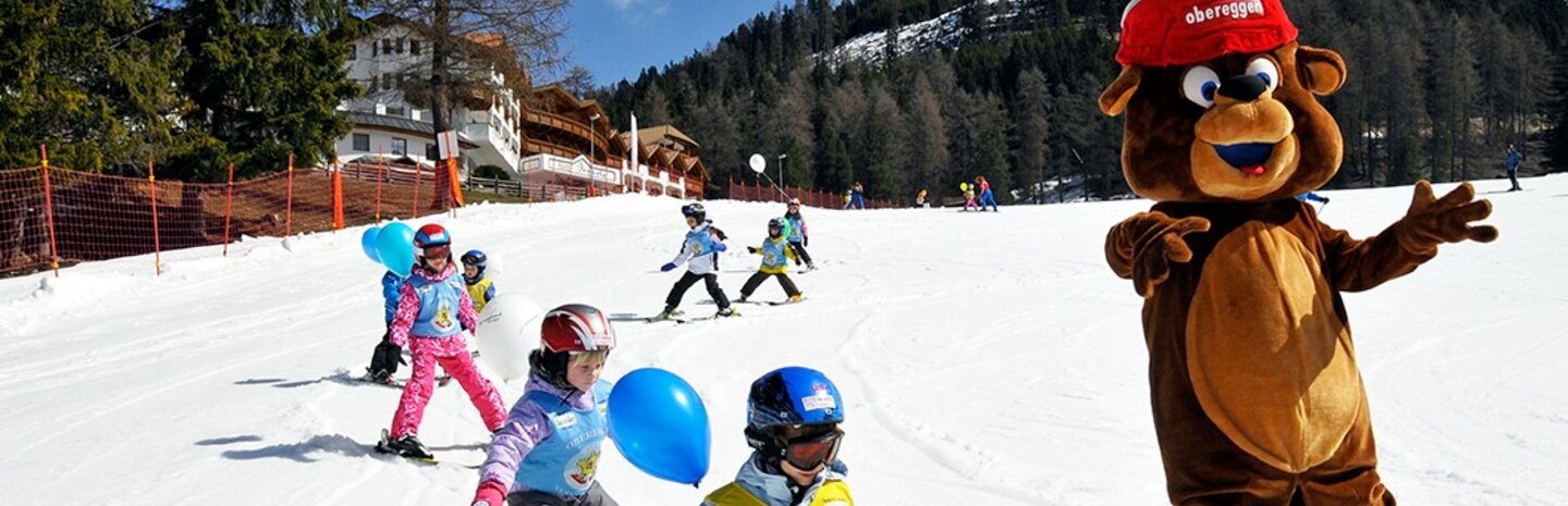 Kinder beim Skikurs im Brunoland
