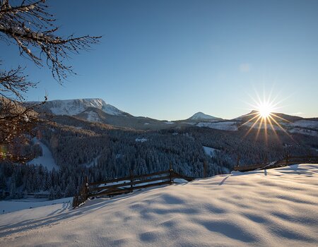 Winterlandschaft bei Sonnenuntergang